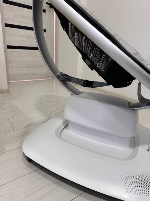 Заколисуючий центр 4Moms MamaRoo 5.0 Сlassic Grey