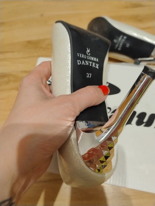 Sprzedam przepiękne szpilki