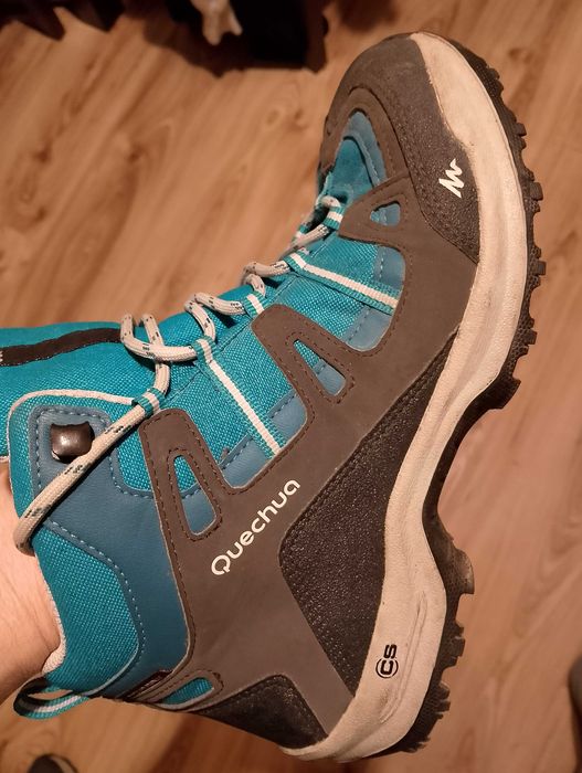 QUECHUA. Buty trekkingowe.
