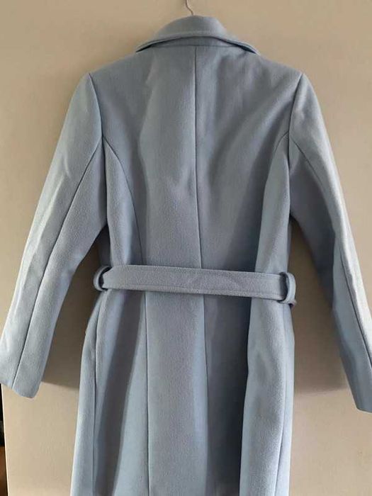 Elegancki Błękitny Płaszczyk z paskiem