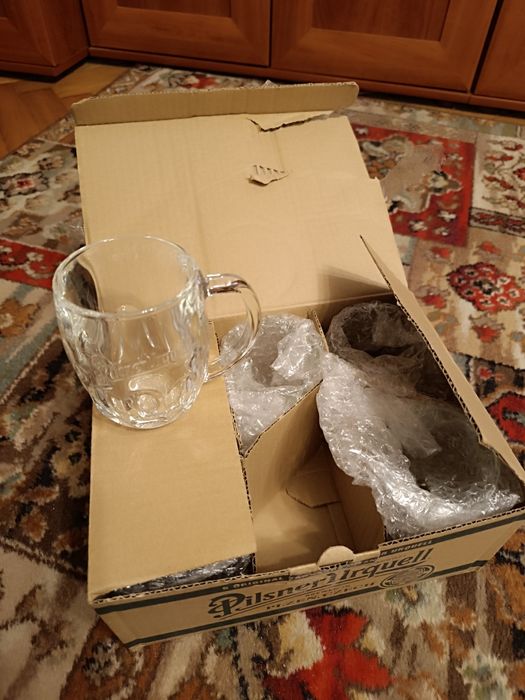 Zestaw 6 nowych kufli do piwa Pilsner Urguell 0,2l