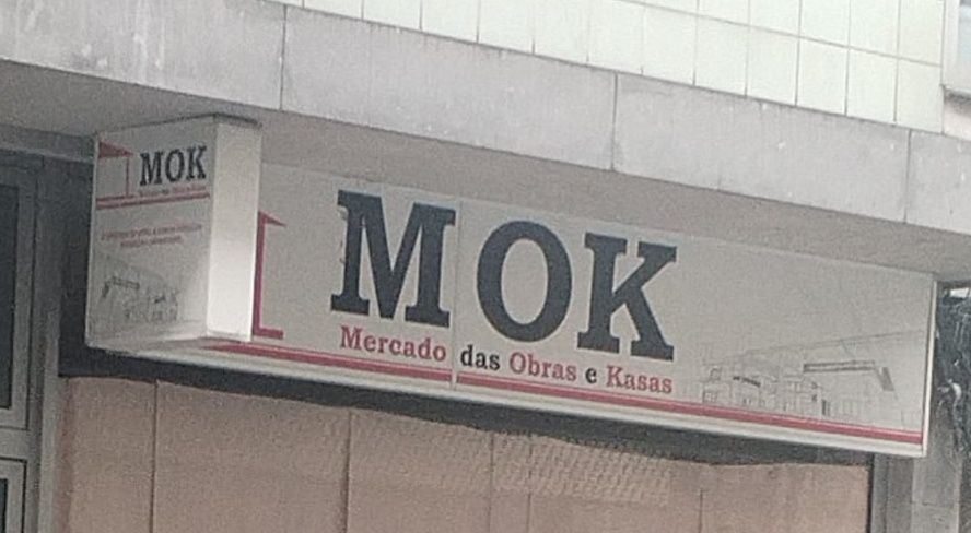 OFERTA de reclamo luminoso e bandeira