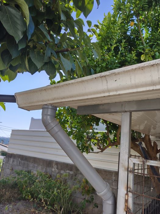 Caleiras em Zinco Pintadas – 20m Preto + 7m Branco