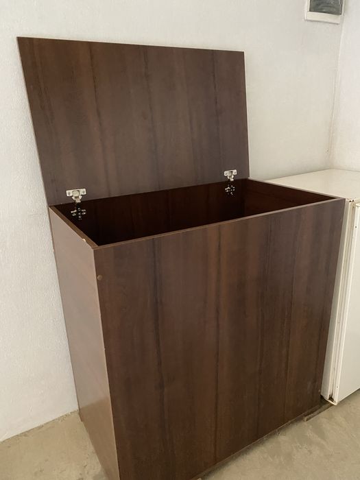 Тумба для постільної білизни , одіял, подушок в ідеальному стані