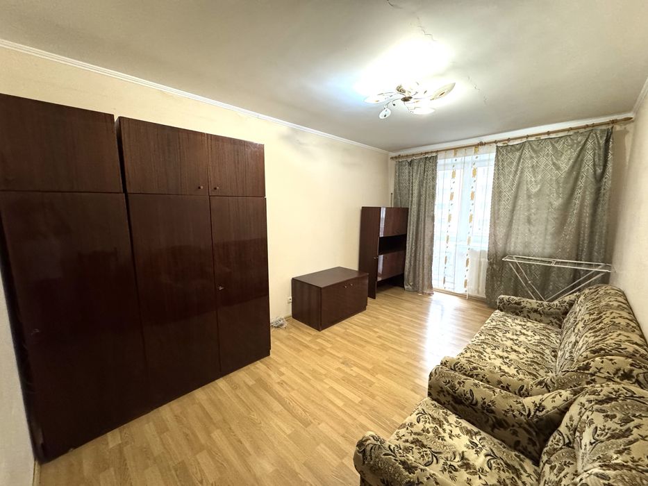 2-кім квартира. 3-й поверх. Новий будинок. Кадетський гай