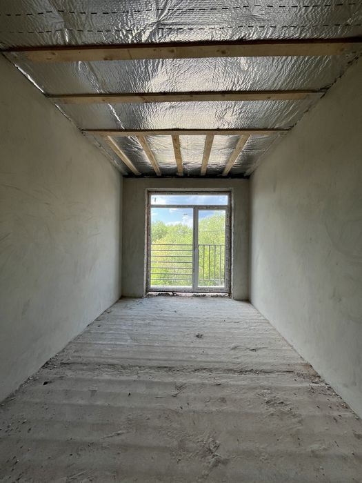 Продається готовий до ремонту таунхаус в Вовчинця