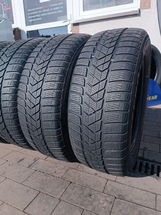 215/60R16 Pirelli Sottozero 3 Winter