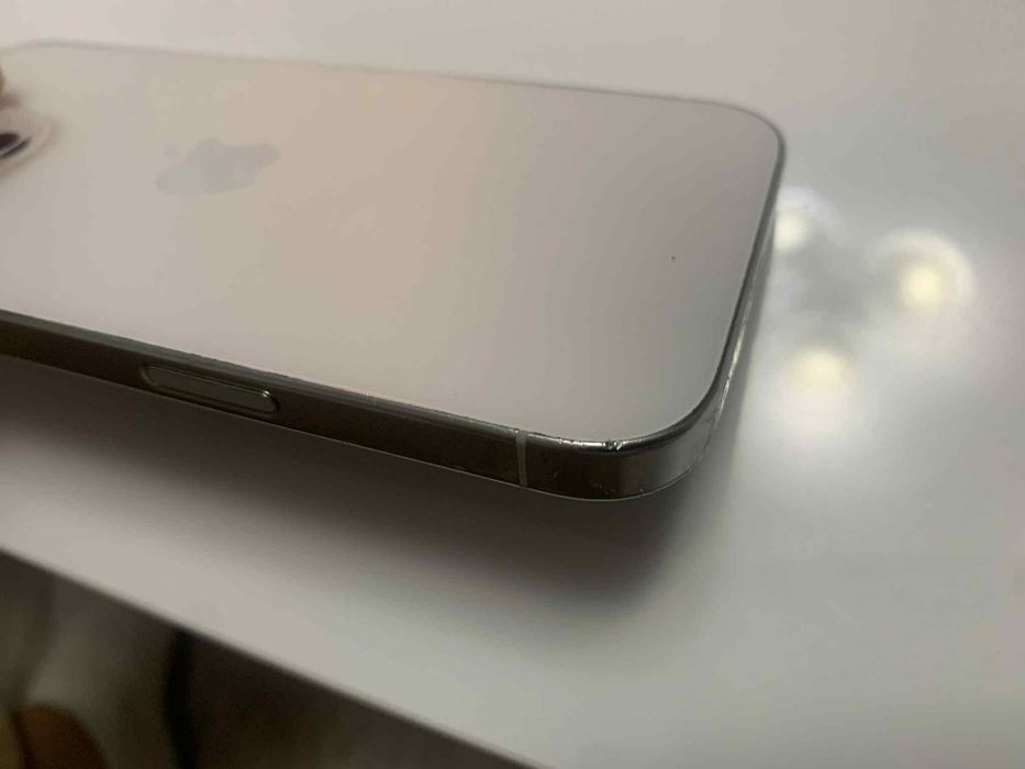 Iphone 16 pro 99% baterii zamienie na 15 pro max