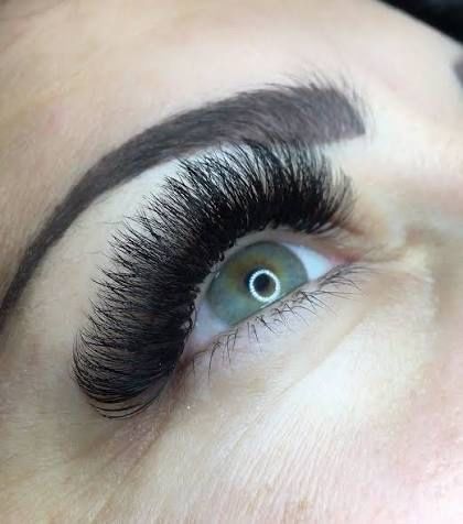 Нарощування вій. Польова