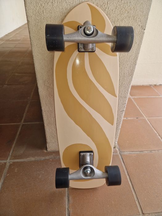 Surf skate carver