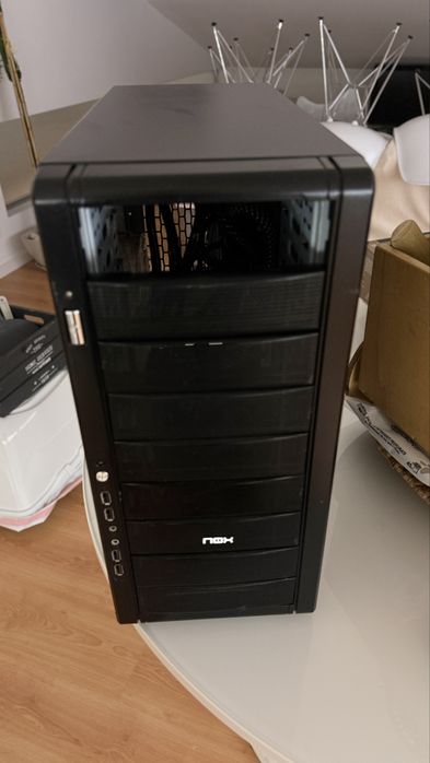 COMPUTADOR DE ESCRITORIO C/ 8 GB Memoria