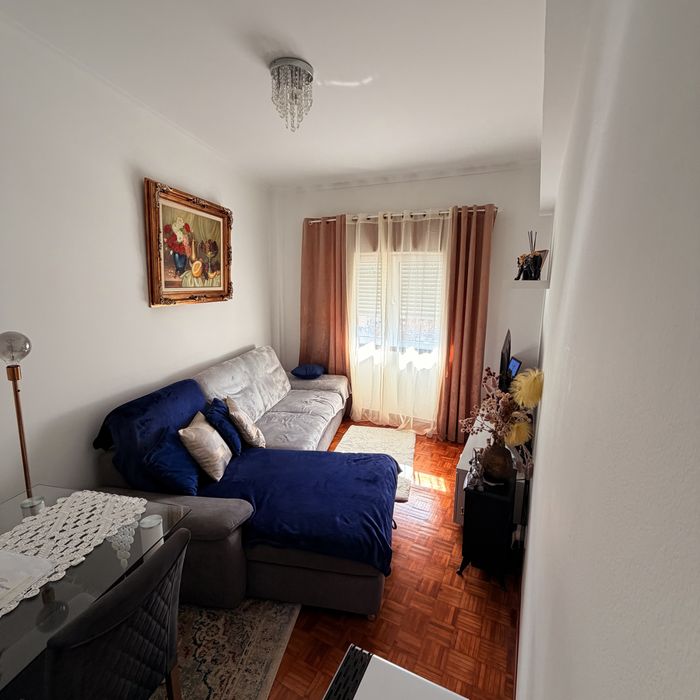 Quarto em Corroios ao pe da estacao