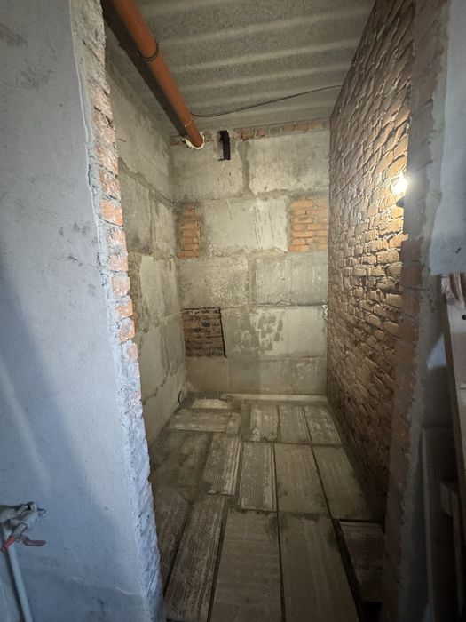 Квартира в Гостомелі в заселеному будинку, 1 поверх