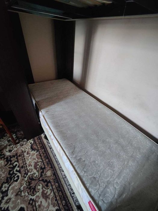 Зручне двоярусне дитяче ліжко, з двох окремих модулів, стіл з тумбою+ліжко + два двуярусні ліжка+  ортопедичні матраци