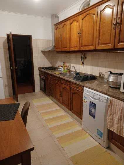 Quarto (F/M) estudante/trabalhador
