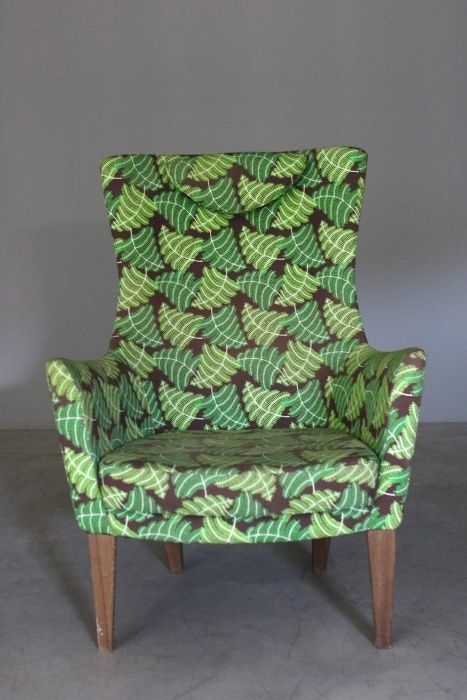 Poltrona IKEA com estampado floral