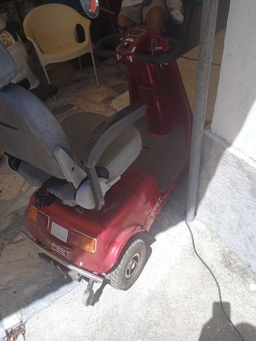 Scooter elétrico semi-novo para despachar
