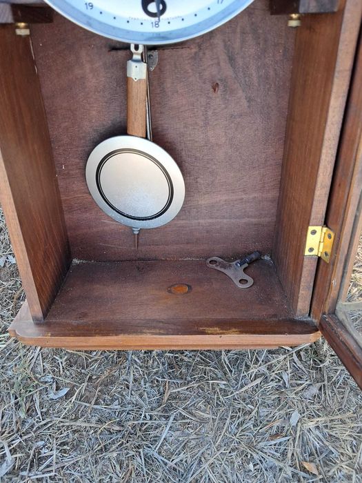 Relogio de parede antigo - Reguladora