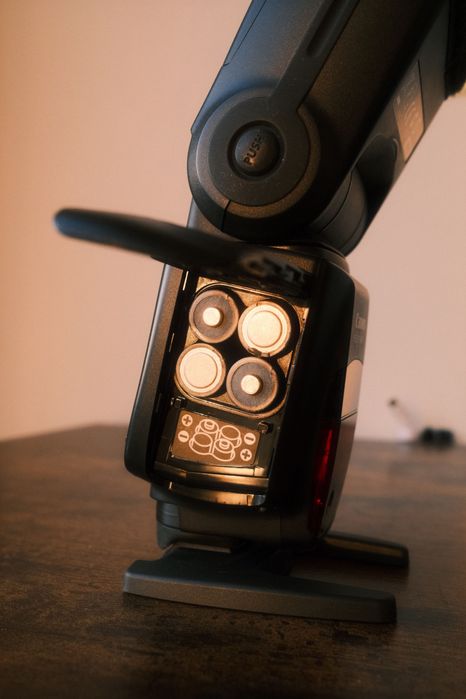 Flash Canon Spedlite 580EX II + 8x Pilhas Eneloop Pro + Carregador