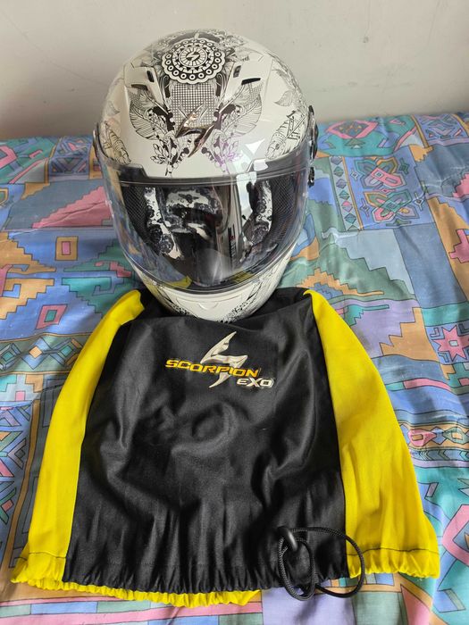 Capacete praticamente novo