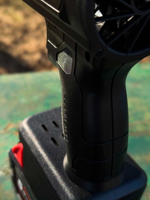 Mała POTĘŻNA Dmuchawa Na Budowe Zgodna z Baterią MILWAUKEE M18