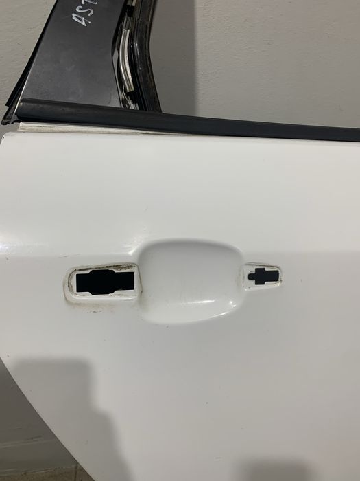 задня права дверка двері opel astra j універсал астра джей з розборки