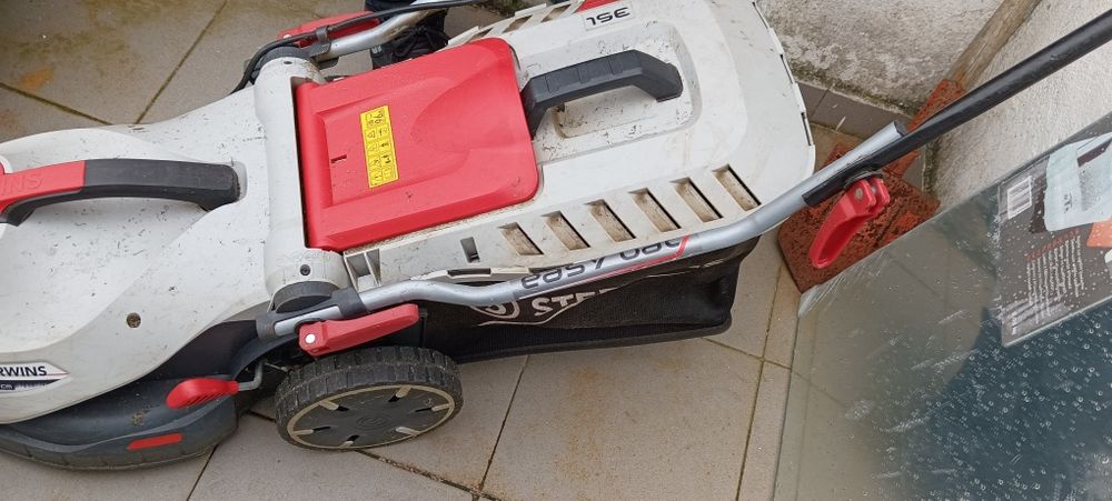 Corta relva elétrico