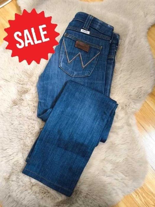 Jeansy dżinsy Wrangler W28 L34 klasyczne bootcut średni stan niebieski