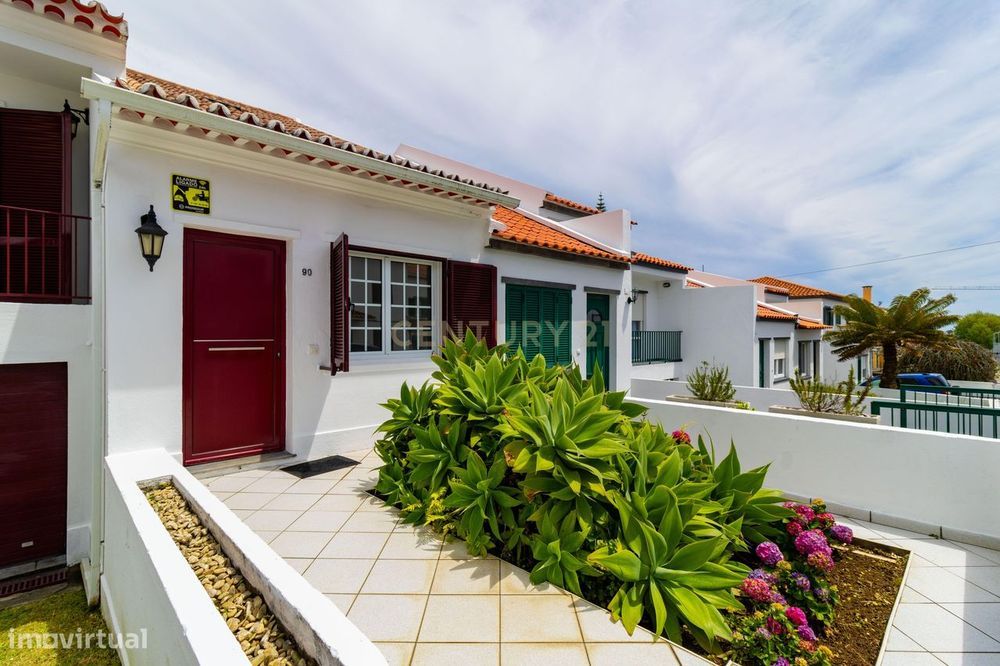 Moradia T2+1 com sótão, garagem, jardim e logradouro – Ponta Delgada