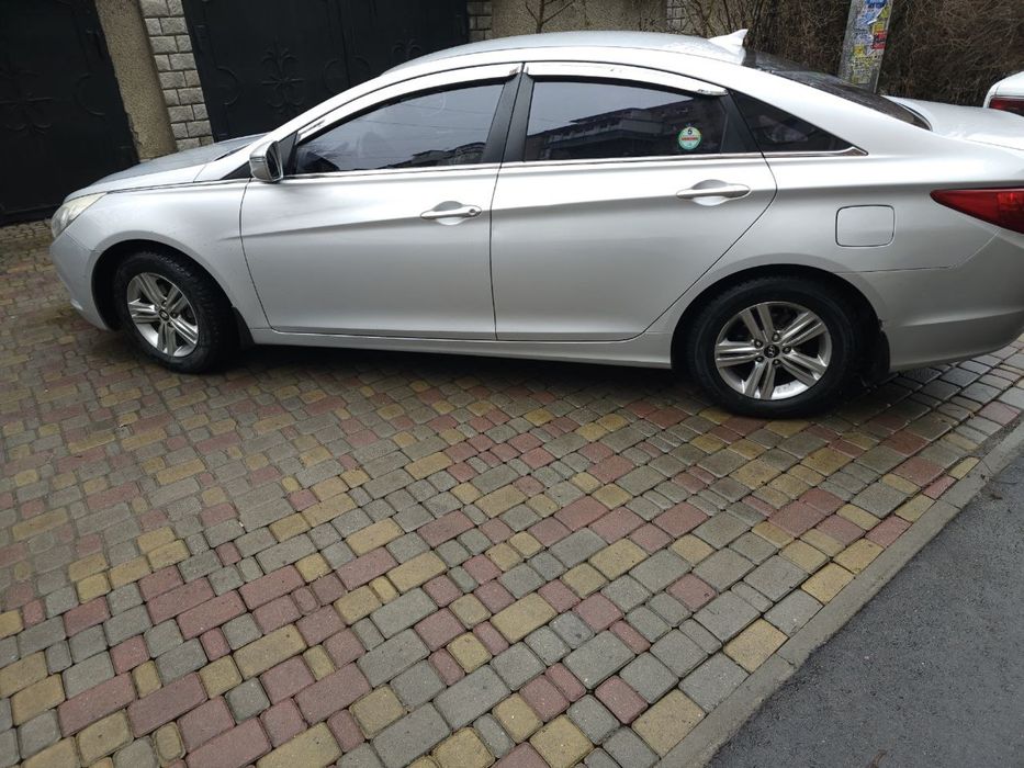 Продам авто Hyundai Sonata 2.0, 2014 год на газу