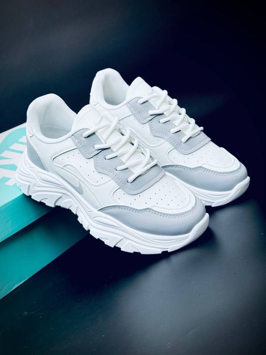 Жіночі стильні кросівки Nike білі шкіряні/Кроссовки найк женские