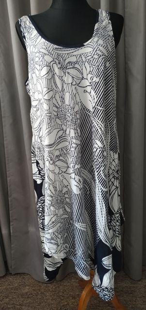 Duża plażowa sukienka