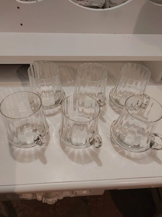 Szklanki prążkowane z czasów PRL