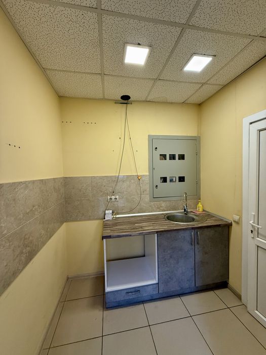 Оренда комерційного приміщення 41,7 м², центр Вишневого, Акварелі-1