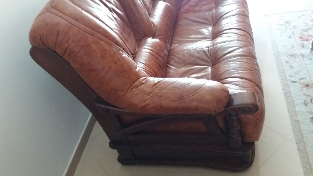 Sofá em pele de 3 lugares