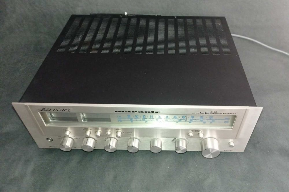 Amplituner retro Marantz 1530L