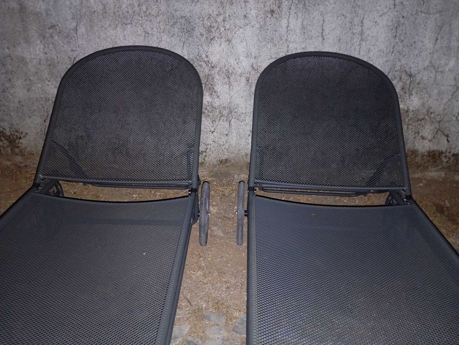 2 espreguiçadeiras
