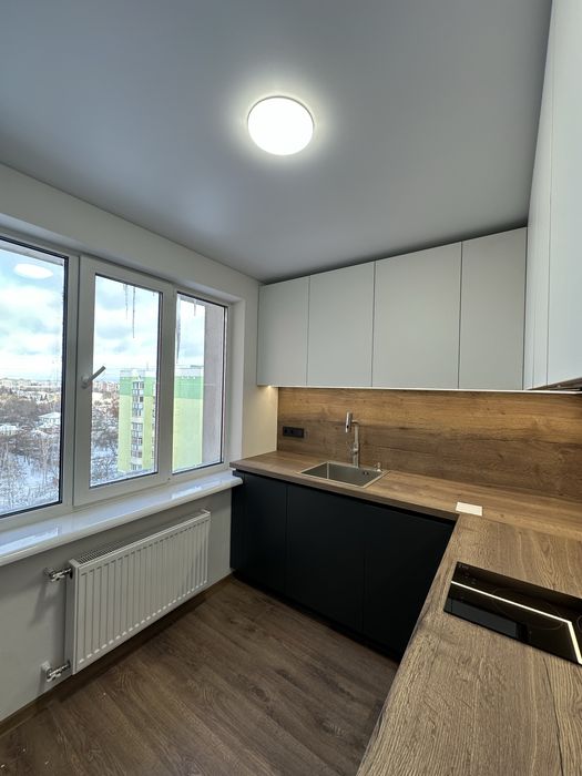 **Перша Оренда!ЦЕНТР! Неймовірно Гарна Студія + Кімната