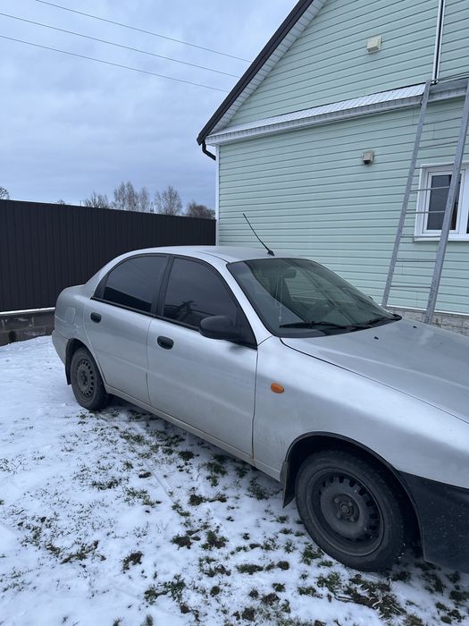 Daewoo Lanos, седан, сріблястий колір