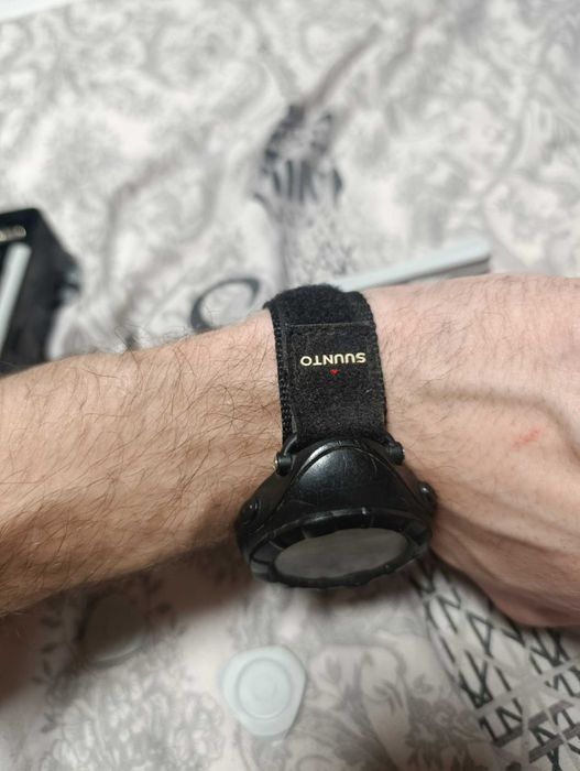 спортивные часы Suunto Altimax.