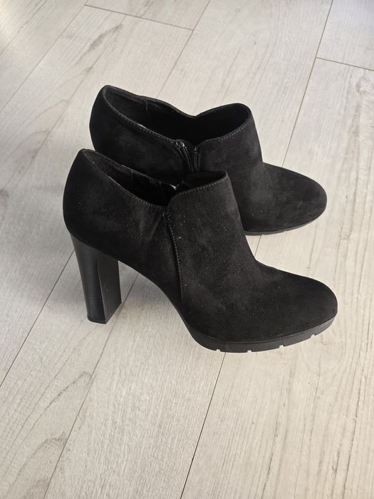 Botki czarne na obcasie 40 zamszowe buty
