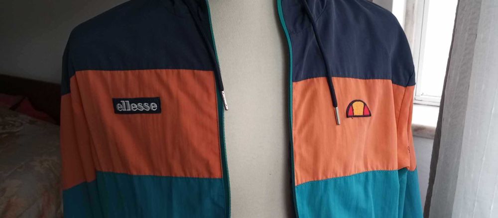 Casaco tipo corta vento Ellesse