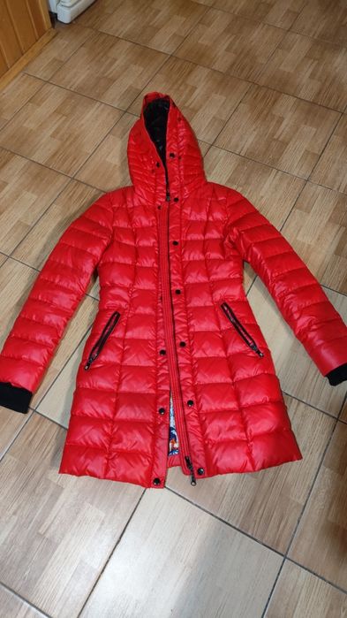 Зимова жіноча куртка