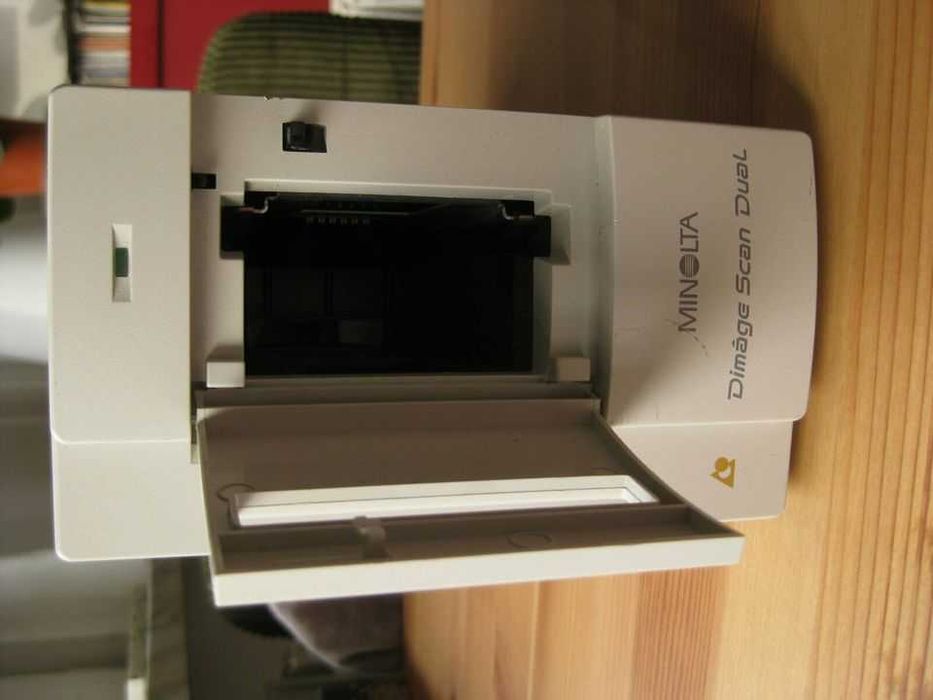 Scanner Minolta Dimage Scan Dual F-2400