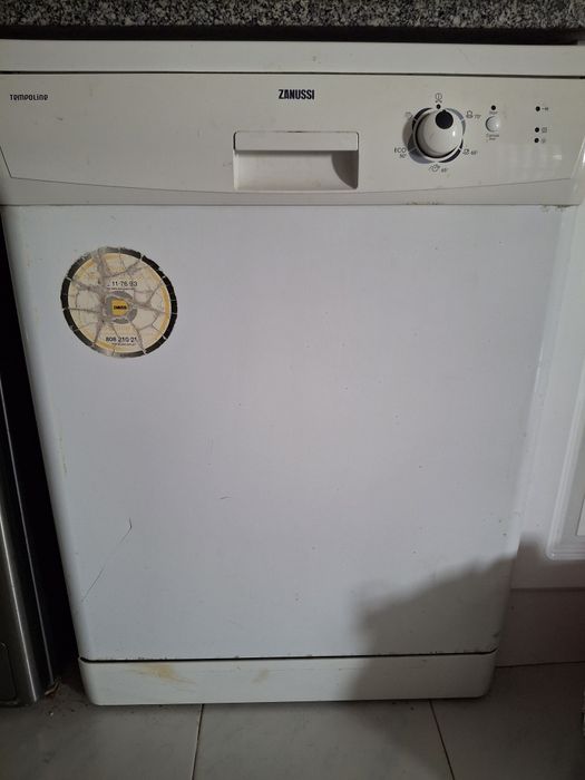 Máquina lavar loiça Zanussi