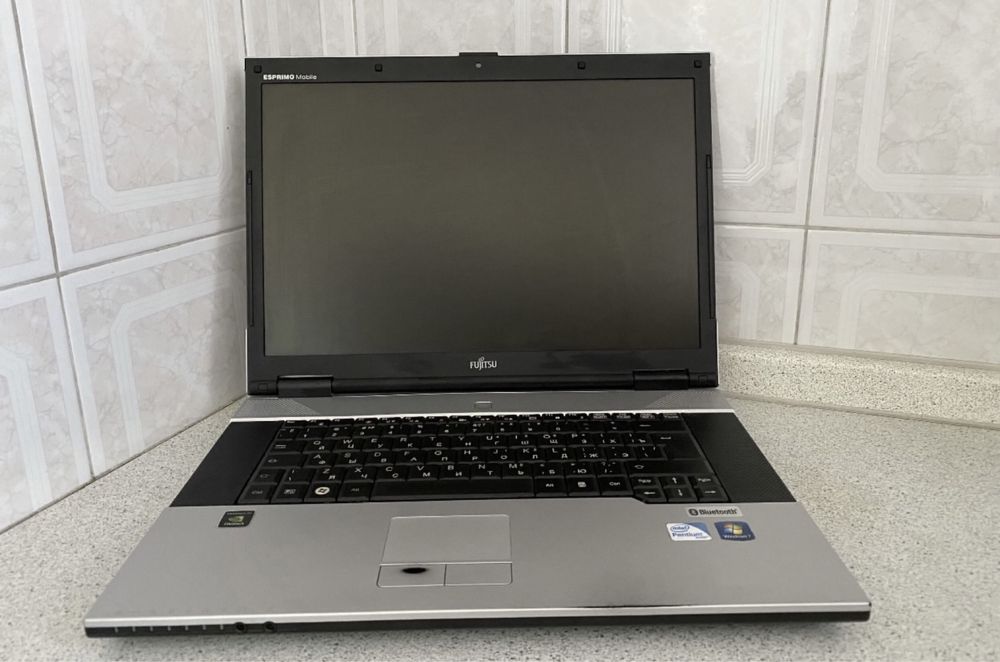 Ноутбук Fujitsu Esprimo Mobile V6555 /4GB RAM / Pentium T4400 ремонт