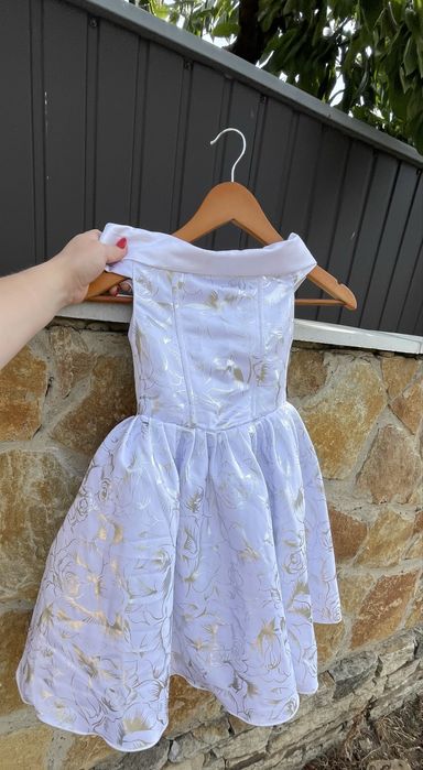 Продам плаття дитяче білого кольору