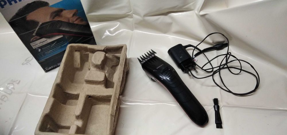 Машинка для стрижки волосся Philips