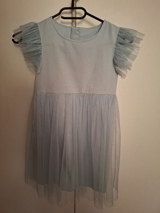 Sukienka błękitna z tiulowa warstwą,  rozmiar 128