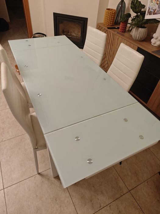 Mesa e 6 Cadeiras